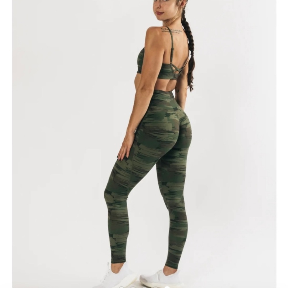 Alphalete Leggings | Small
